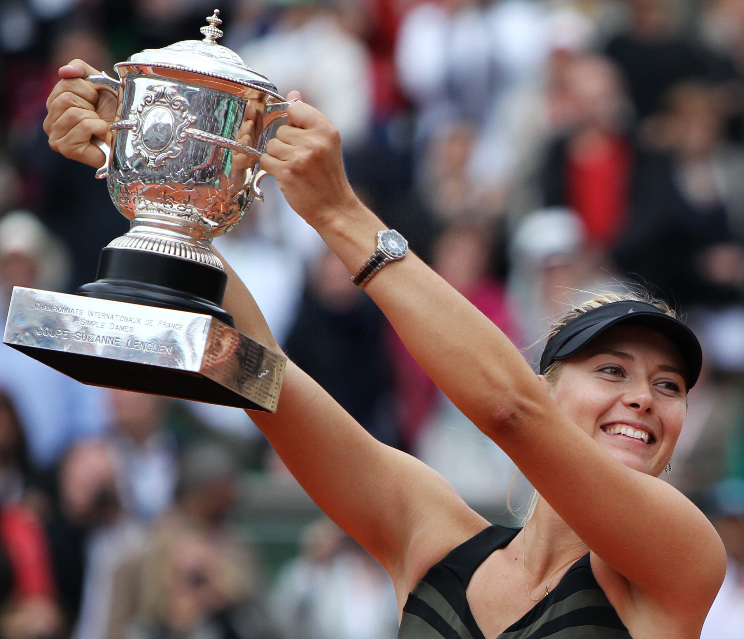 莎拉波娃在拜仁比赛中大胜,势不可挡引发热议!的简单介绍 莎拉波娃在拜仁比赛中大胜,势不可挡引发热议!的简单介绍